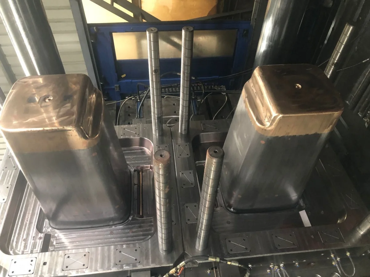 Trash can mould 2