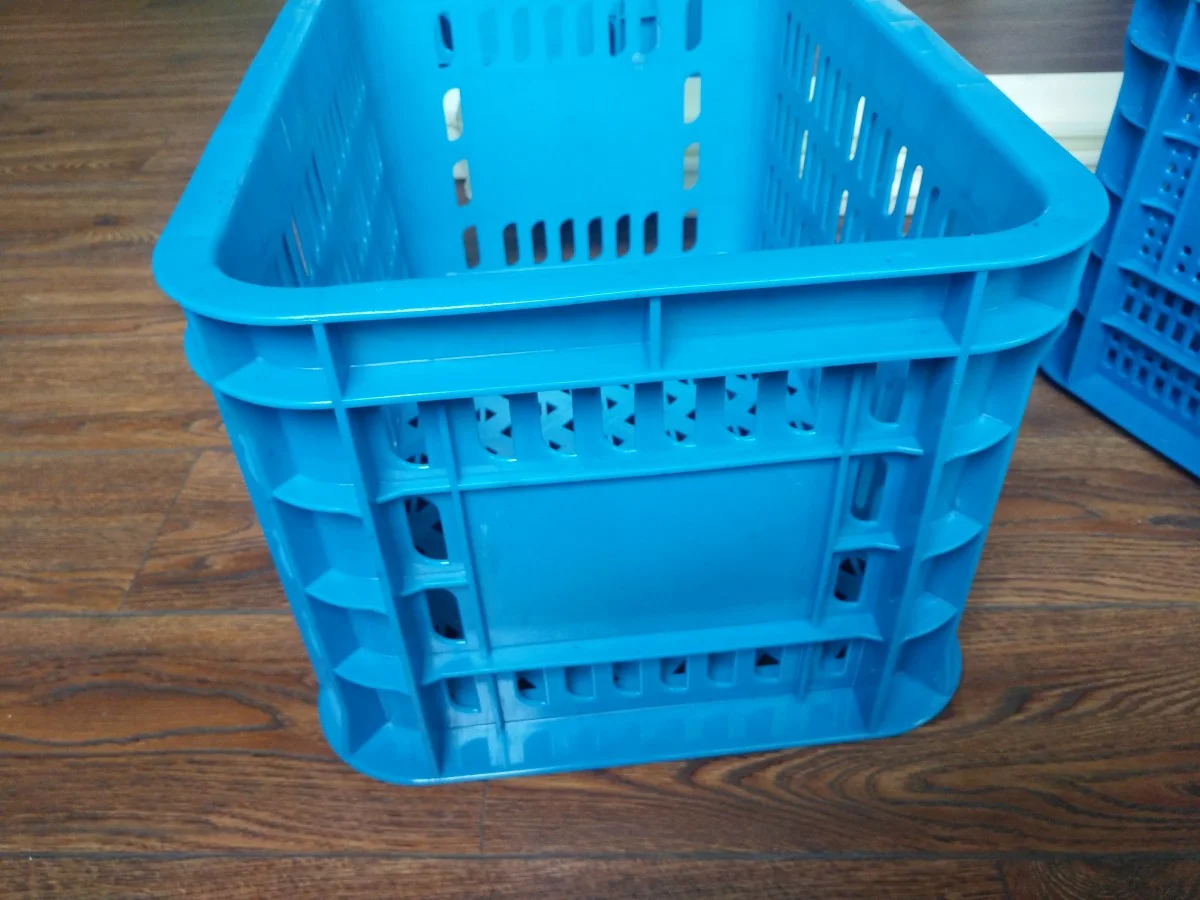 周转箱模具10