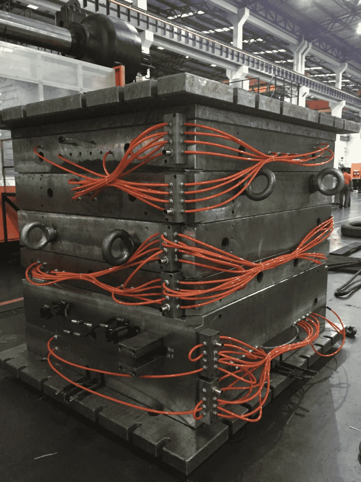 Auto parts mould 8